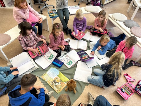 Vorlesetag - Die Kinder der 5. Klassen der OBS lesen uns vor Bild 1