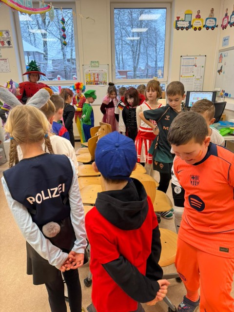 Karneval in der 3c Bild 1